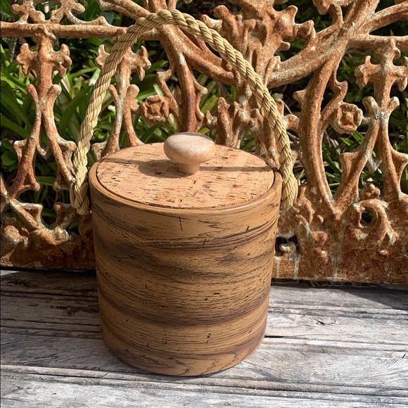 Rustic Ice Bucket with Rope Handle - Picture 2 of 9